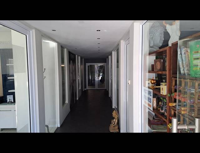 BUSINESS PROPERTY TO RENT IN WALMER